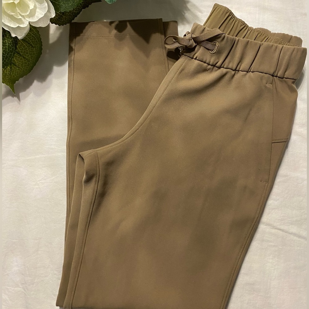 Lululemon On the Fly Pant Size 4